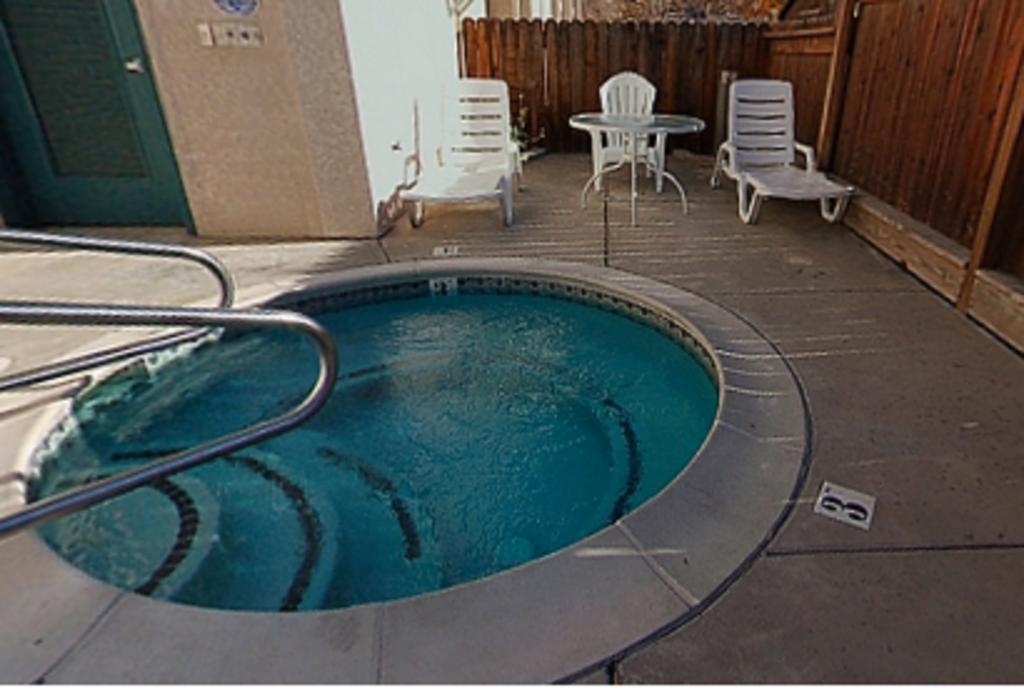 Cloverdale Wine Country Inn & Suites Bagian luar foto
