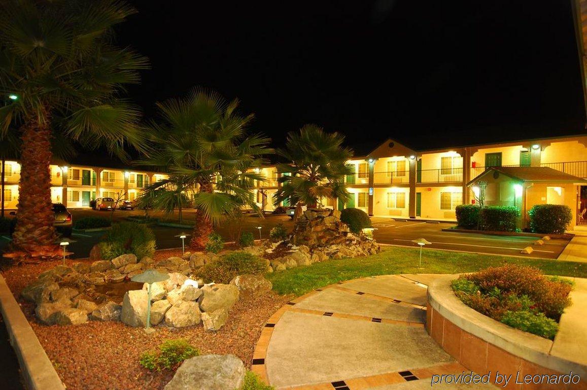 Cloverdale Wine Country Inn & Suites Bagian luar foto
