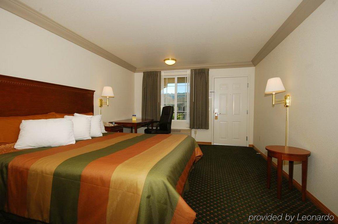 Cloverdale Wine Country Inn & Suites Ruang foto