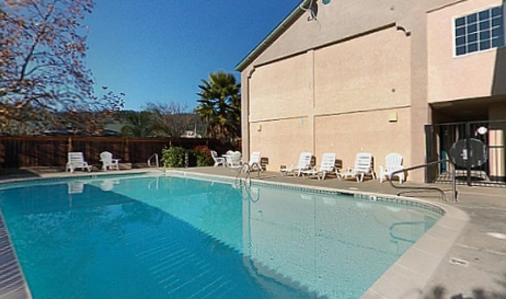 Cloverdale Wine Country Inn & Suites Bagian luar foto
