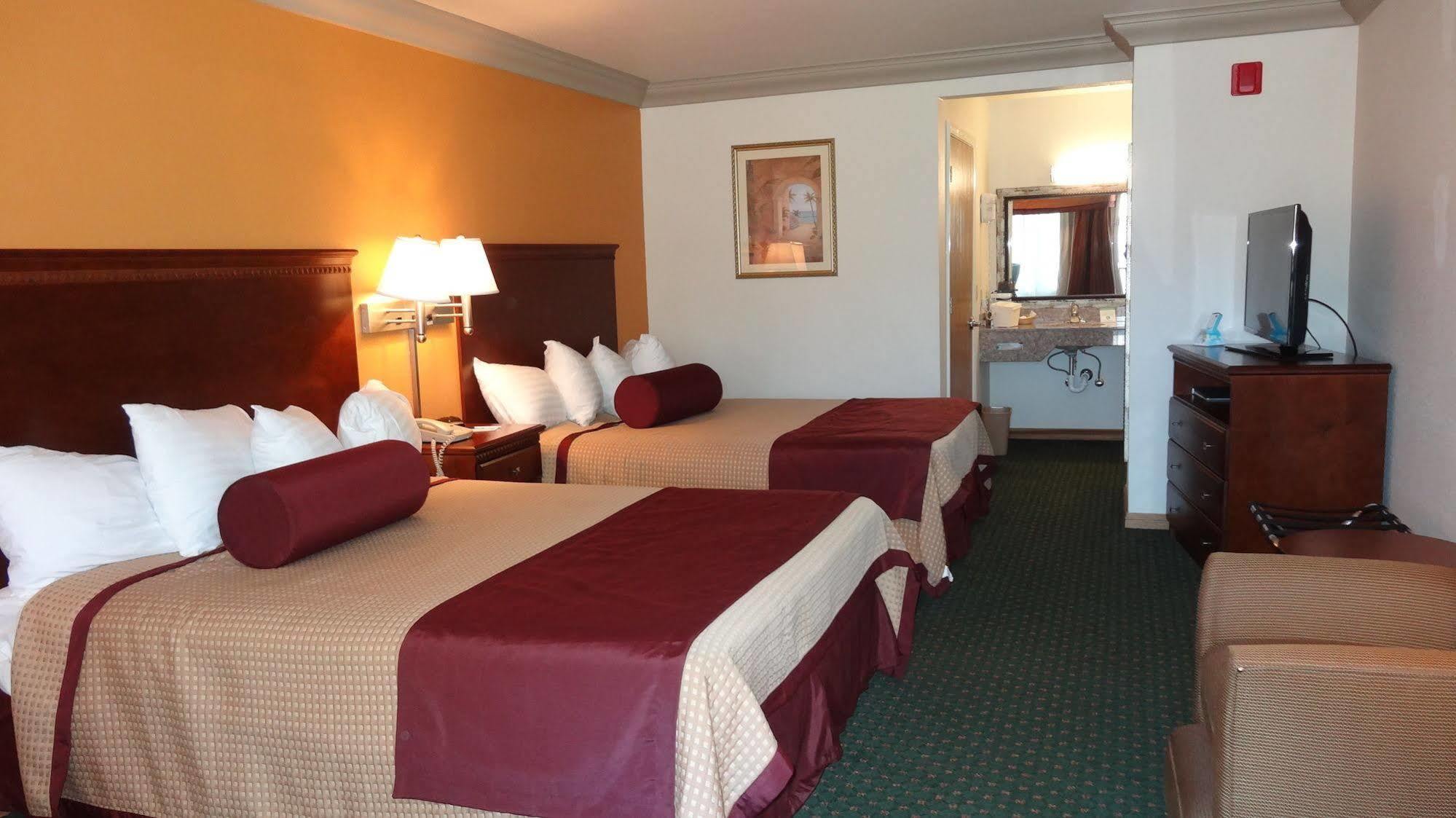 Cloverdale Wine Country Inn & Suites Bagian luar foto