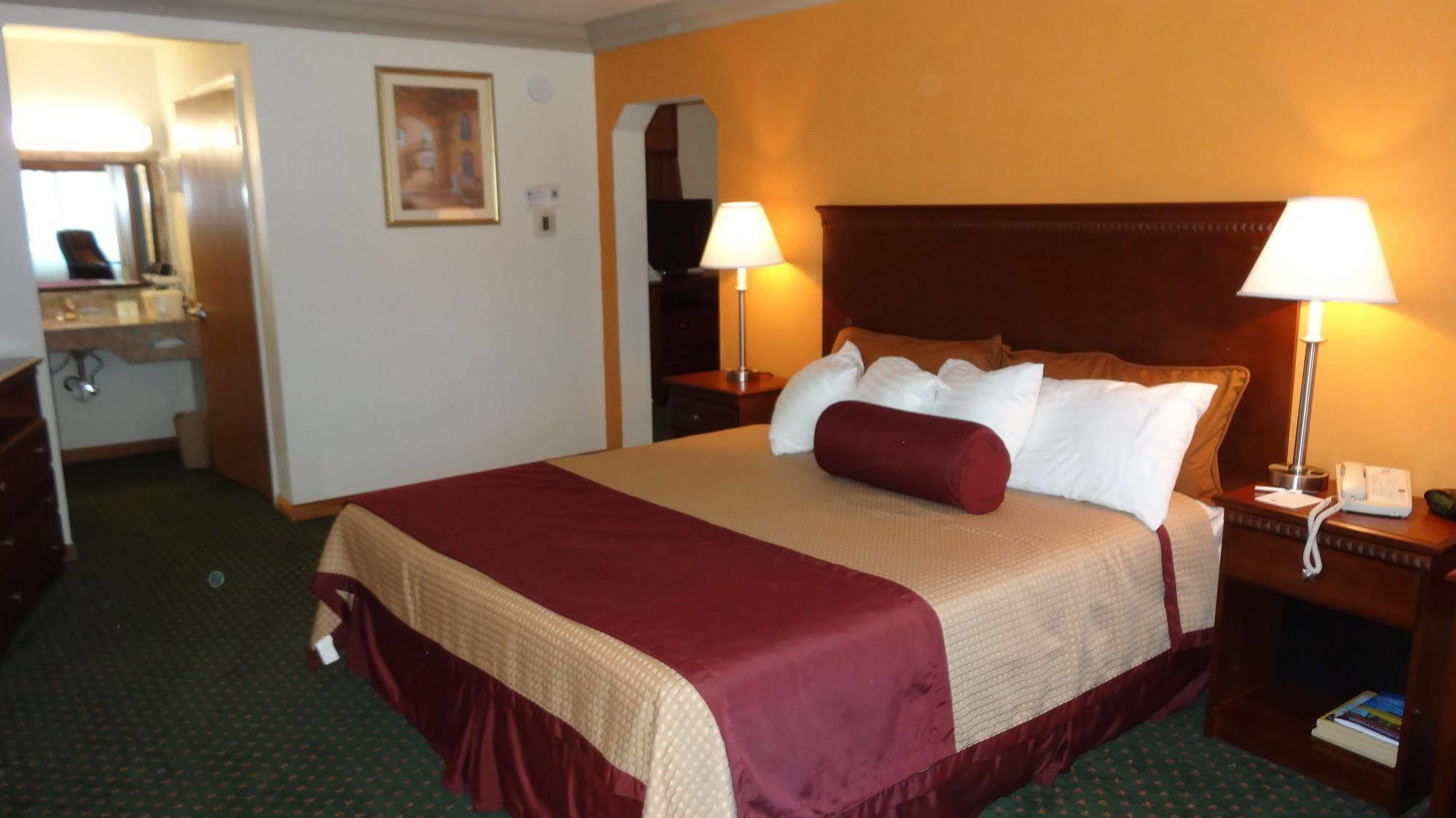 Cloverdale Wine Country Inn & Suites Bagian luar foto
