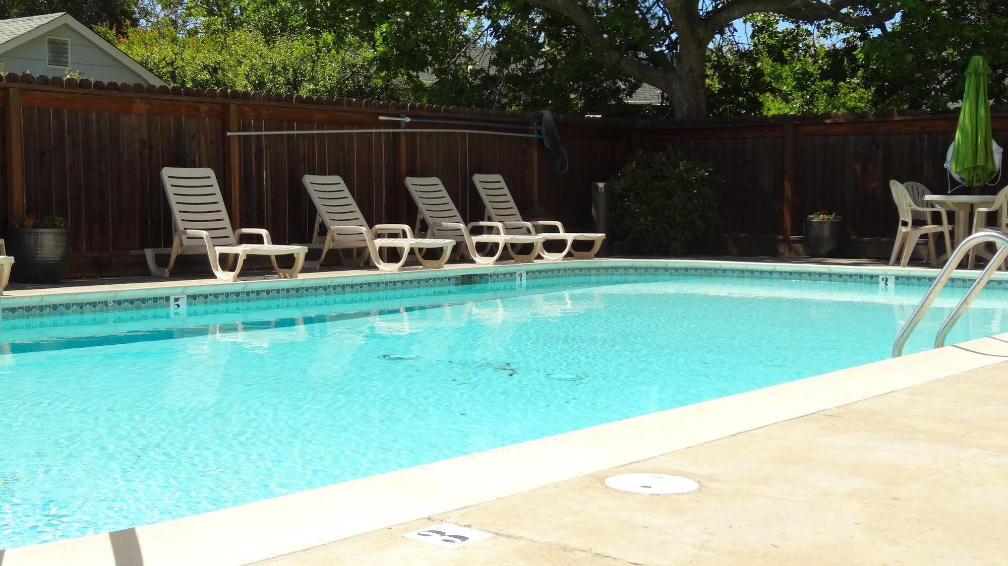 Cloverdale Wine Country Inn & Suites Bagian luar foto